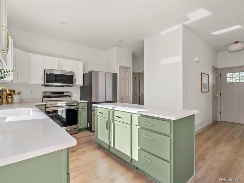 3356 S Nelson St, Lakewood, CO 80227