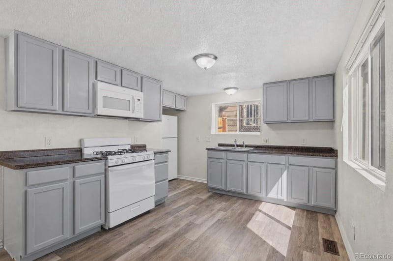 564 S Stuart St, Denver, CO 80219