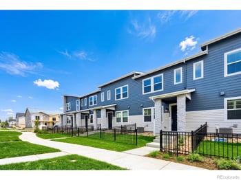 2833 Bear Springs Cir, Longmont, CO 80503