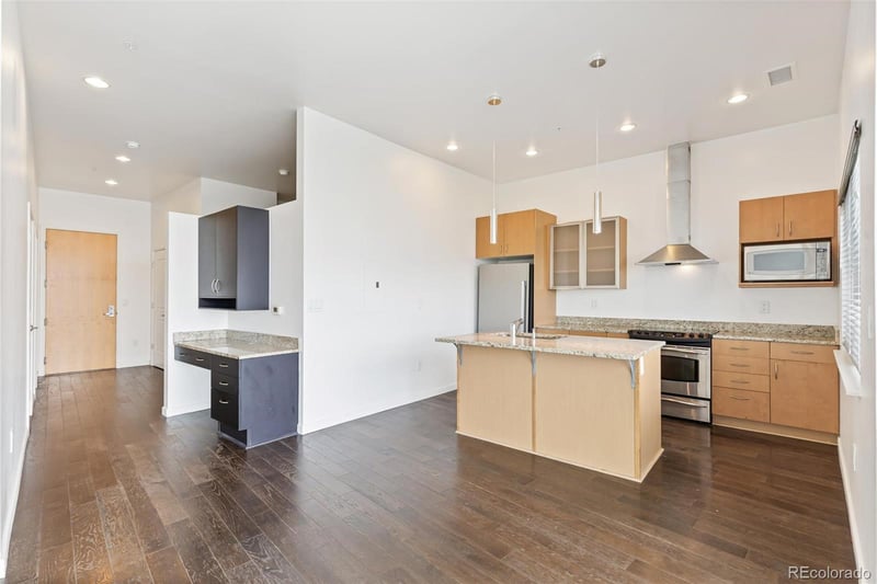 2958 Syracuse St #416, Denver, CO 80238