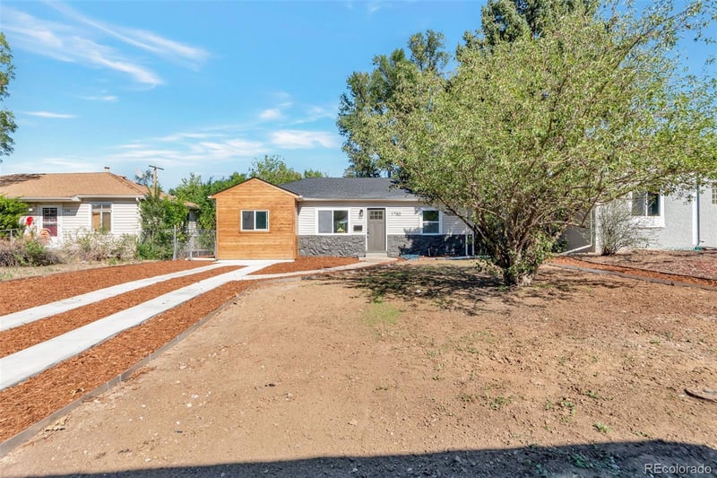 1780 Nome St, Aurora, CO 80010