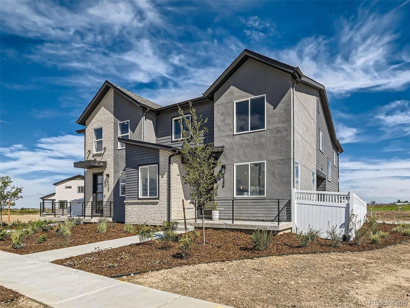 1203 S Algonquian St, Aurora, CO 80018