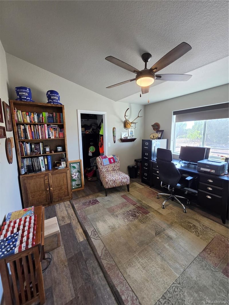 4131 Black Horse Dr, Pueblo, CO 81004