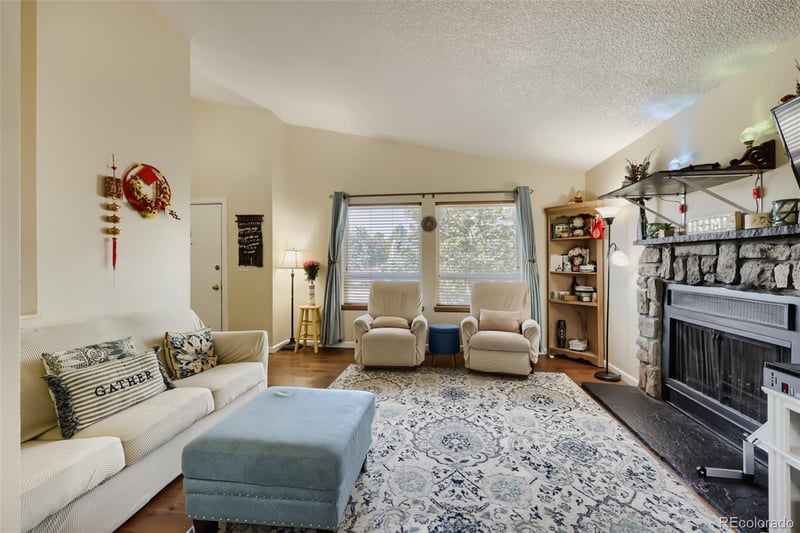 944 S Uravan St, Aurora, CO 80017