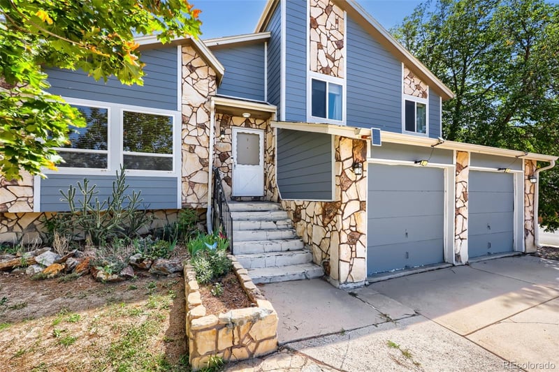 944 S Uravan St, Aurora, CO 80017