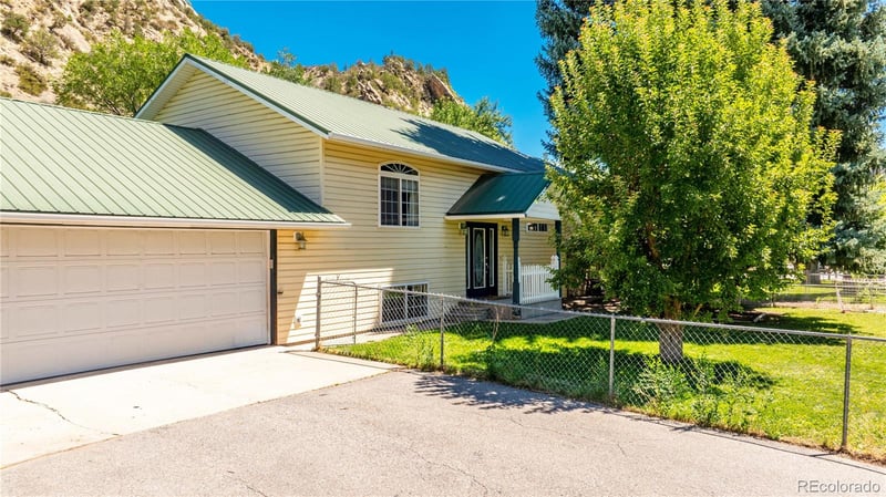 230 N 7th St, New Castle, CO 81647
