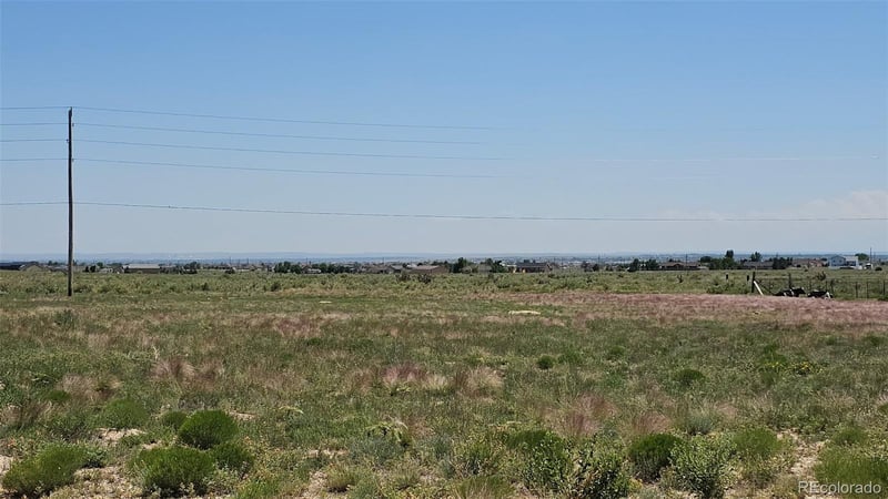 480 E Gentry Dr, Pueblo, CO 81007