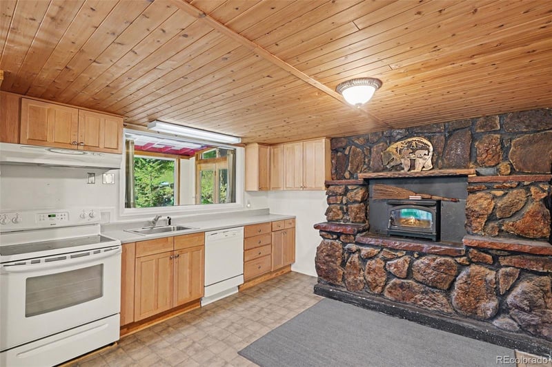6411 S Summer Rd, Morrison, CO 80465