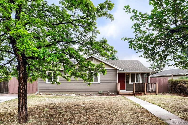 810 Oswego St, Aurora, CO 80010