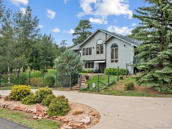 2251 Arapaho Rd, Estes Park, CO 80517