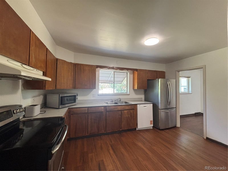 664 W Longview Ave, Littleton, CO 80120