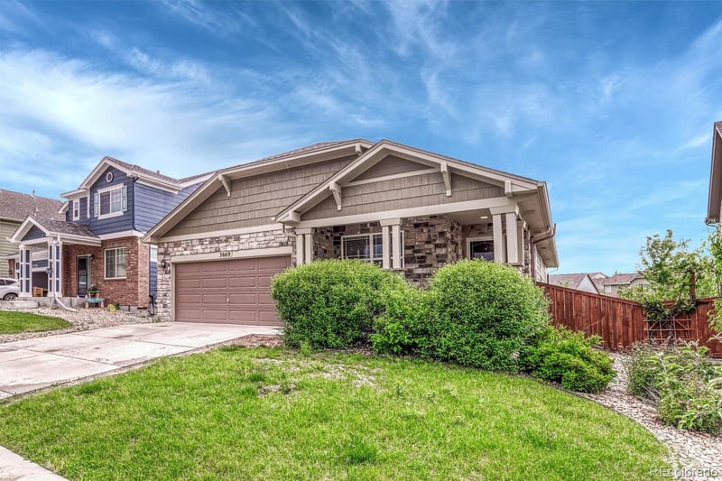 3669 Amber Sun Cir, Castle Rock, CO 80108
