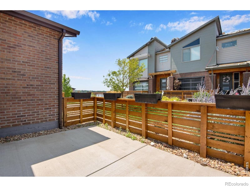 19570 E Sunset Cir, Aurora, CO 80015