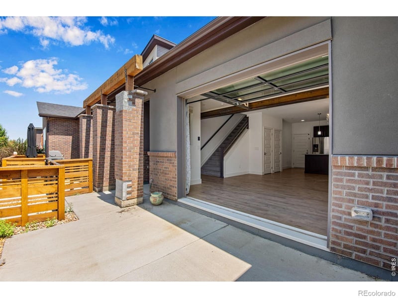 19570 E Sunset Cir, Aurora, CO 80015