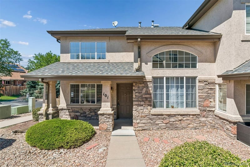 1445 S Chambers Rd #101, Aurora, CO 80017