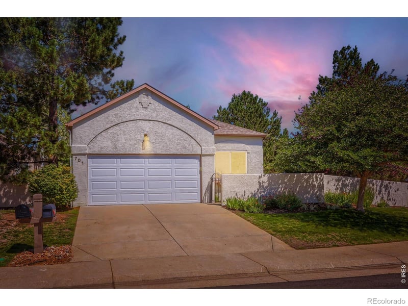 701 Club Pl, Louisville, CO 80027