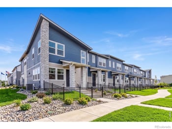 2839 Bear Springs Cir, Longmont, CO 80503