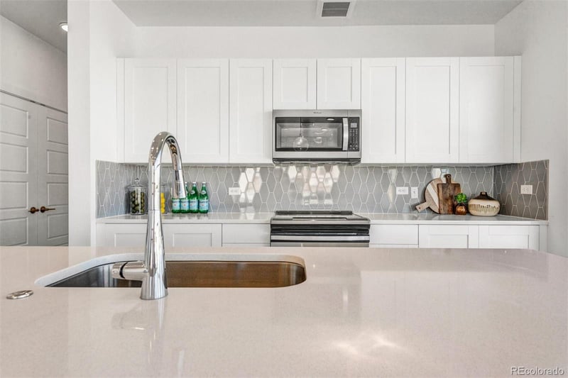 2899 W 52nd Ave #305, Denver, CO 80221