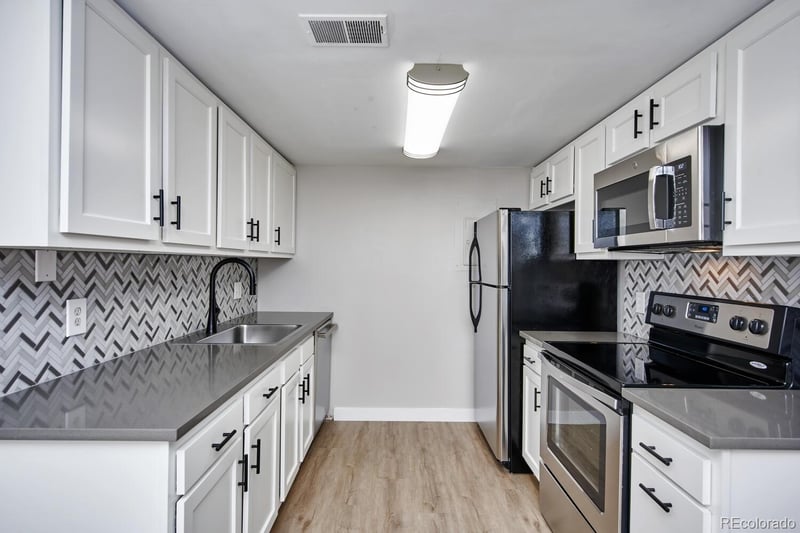 1960 S Xanadu Way #101, Aurora, CO 80014