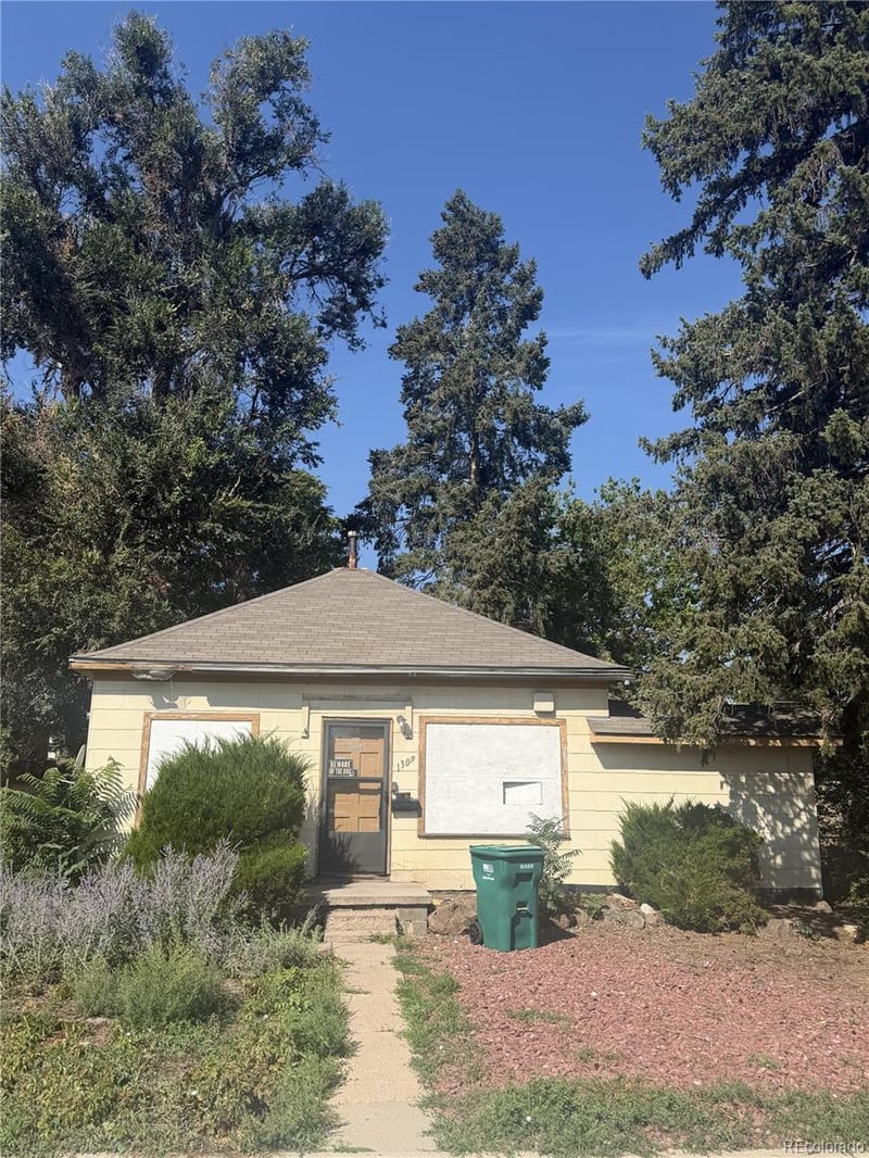 1309 Chester St, Aurora, CO 80010