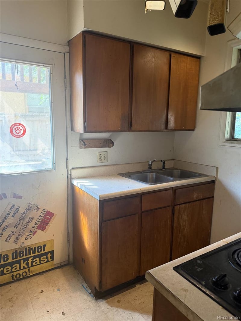 1309 Chester St, Aurora, CO 80010