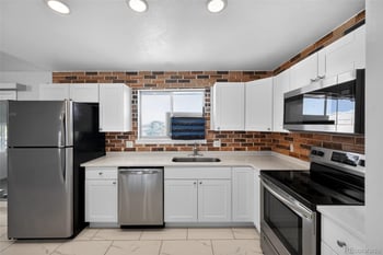 1902 S Truckee St, Aurora, CO 80013