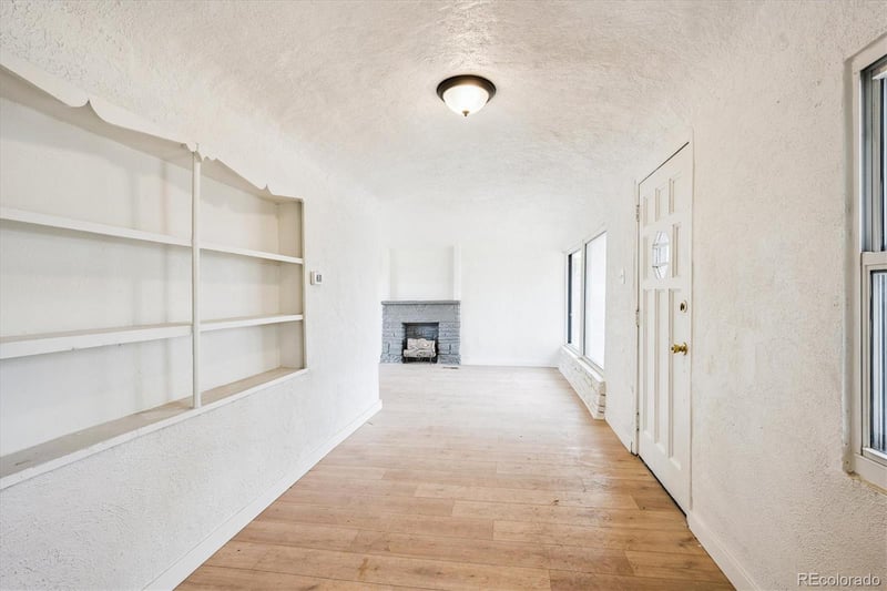 2110 Eagle Cir, Aurora, CO 80011