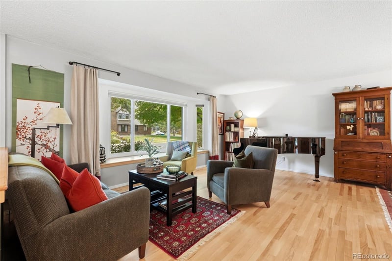 1951 W Dry Creek Rd, Littleton, CO 80120