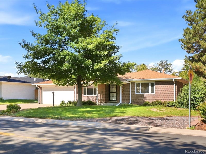 275 Moline St, Aurora, CO 80010