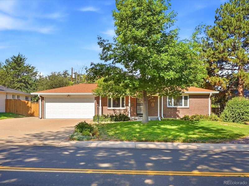 275 Moline St, Aurora, CO 80010