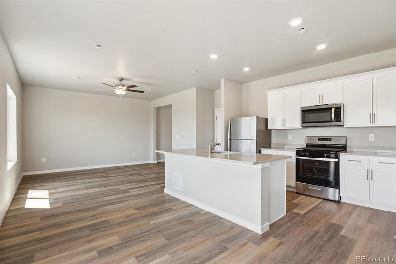 48160 Shetland Dr, Bennett, CO 80102