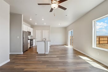 48160 Shetland Dr, Bennett, CO 80102