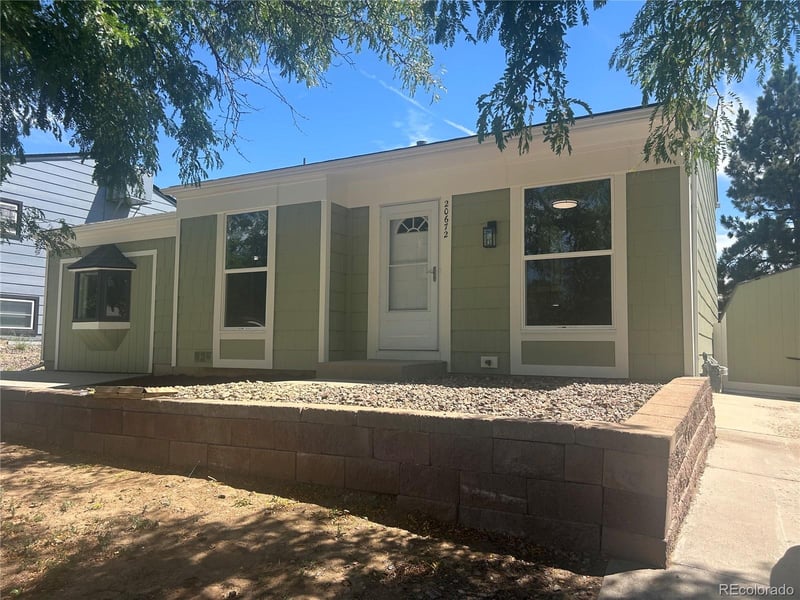 20672 E Batavia Dr, Aurora, CO 80011