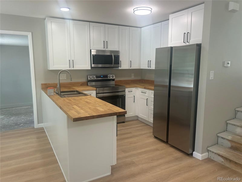 20672 E Batavia Dr, Aurora, CO 80011