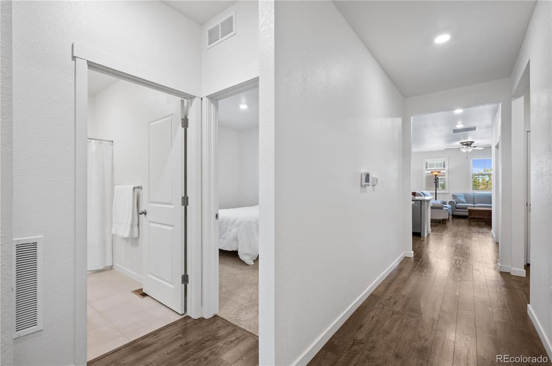 24 S Vandriver Way, Aurora, CO 80018