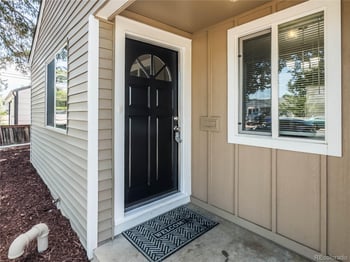 1713 Jamaica St, Aurora, CO 80010