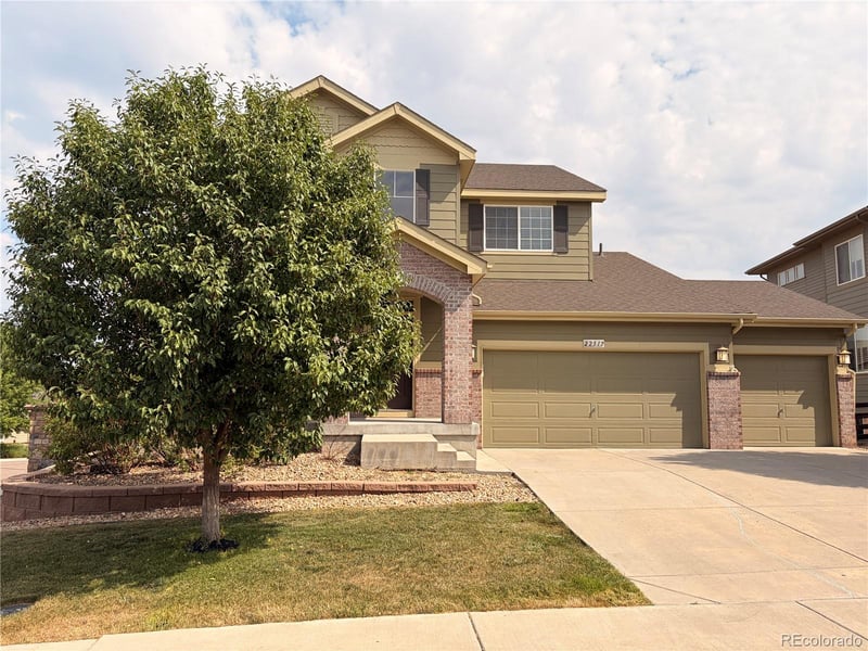 22517 E Layton Cir, Aurora, CO 80015