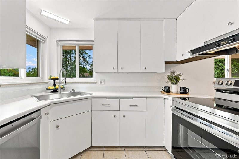 6150 Carr St, Arvada, CO 80004