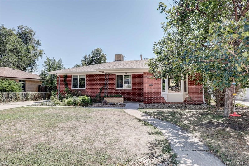 5550 Holland Dr, Arvada, CO 80002