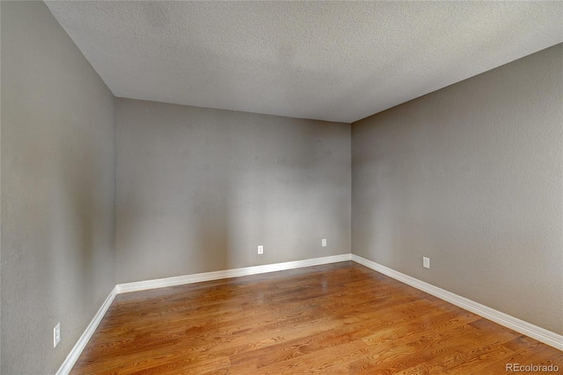 3369 S Tulare Ct, Denver, CO 80231