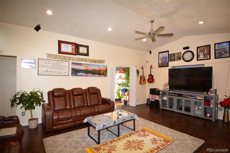 2039 S Fairplay St, Aurora, CO 80014