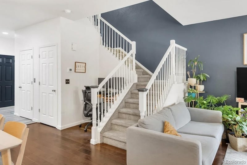 571 S Mobile Pl, Aurora, CO 80017