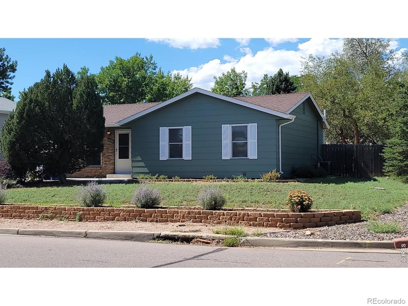 3233 S Holland Way, Lakewood, CO 80227