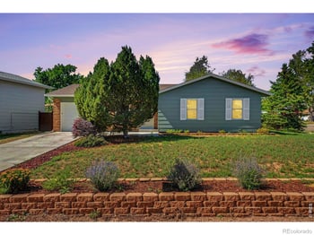 3233 S Holland Way, Lakewood, CO 80227