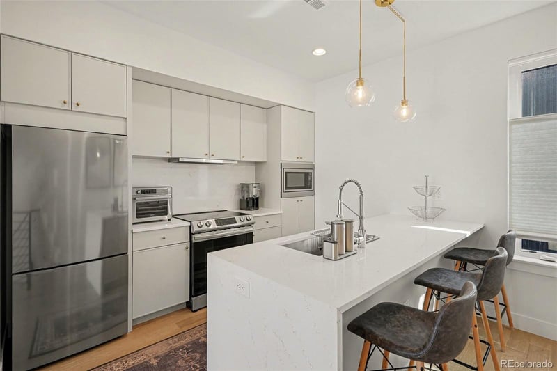 2578 S Broadway Ave, Denver, CO 80210