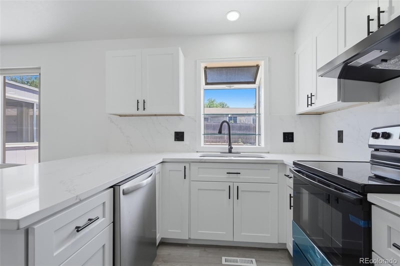 4660 S Idalia St, Aurora, CO 80015