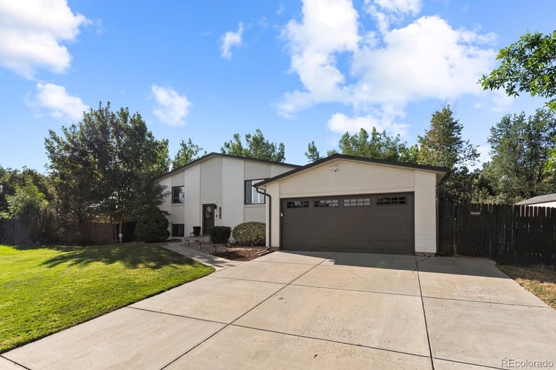 12438 W 70th Pl, Arvada, CO 80004