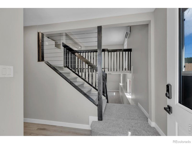 1226 Hunter Ct, Longmont, CO 80501