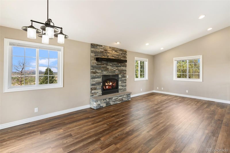 127 Carlton Cir, Florissant, CO 80816