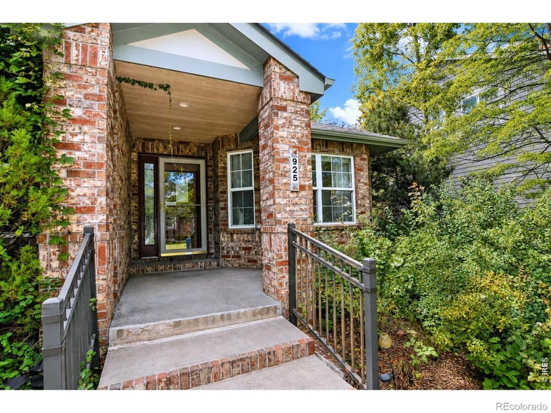 925 Deerhurst Cir, Fort Collins, CO 80525
